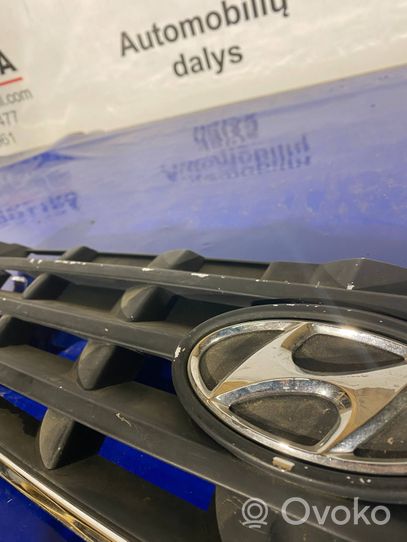 Hyundai Accent Grille calandre supérieure de pare-chocs avant 8636125620