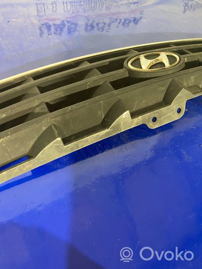 Hyundai Accent Grille calandre supérieure de pare-chocs avant 8636125620