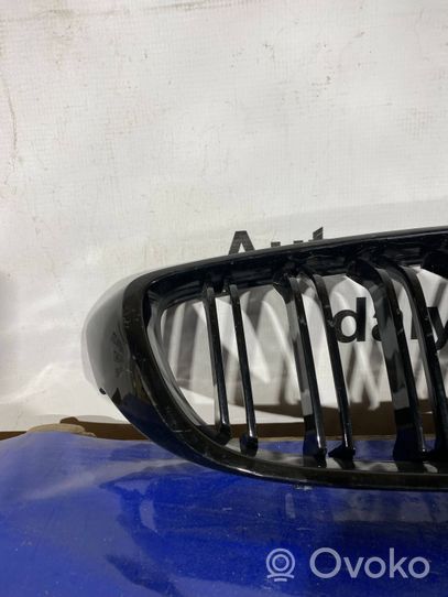 BMW 4 F32 F33 Grille calandre supérieure de pare-chocs avant 