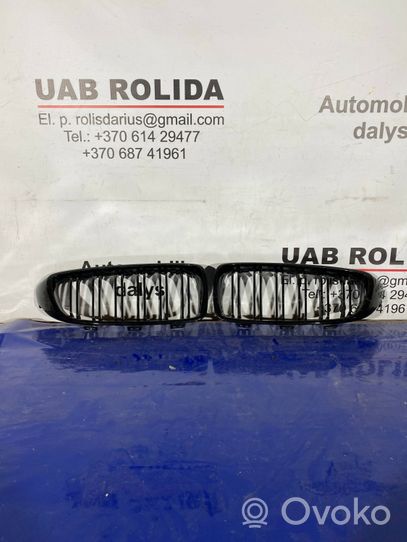 BMW 4 F32 F33 Griglia superiore del radiatore paraurti anteriore 