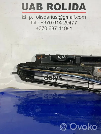 Toyota Verso-S Griglia superiore del radiatore paraurti anteriore 5311152670