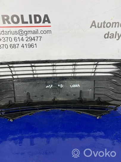 Toyota Yaris Grille calandre supérieure de pare-chocs avant 531020D130