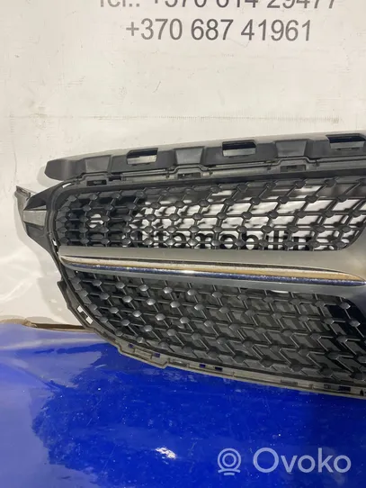 Mercedes-Benz C W205 Grille calandre supérieure de pare-chocs avant A2058807306