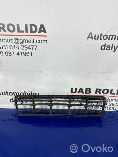 Volvo V50 Kratka dolna zderzaka przedniego 30657006