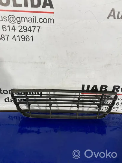 Volkswagen Polo IV 9N3 Grille inférieure de pare-chocs avant 6Q0853677B