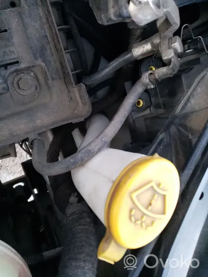 Opel Corsa D Zbiornik płynu do spryskiwaczy szyby przedniej / czołowej 55702892