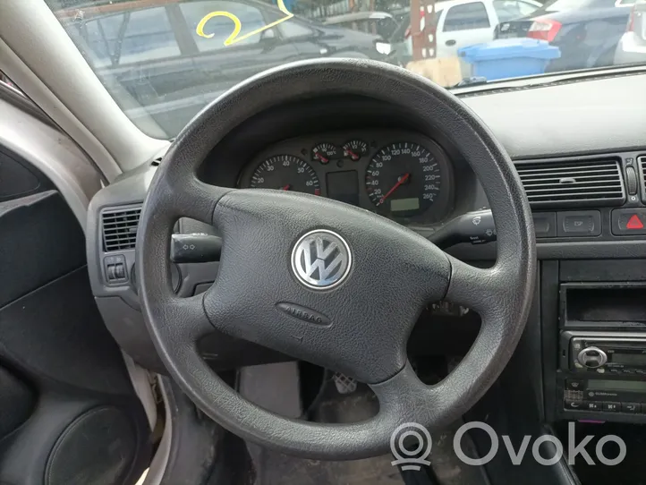 Volkswagen Golf SportWagen Ohjauspyörä 0