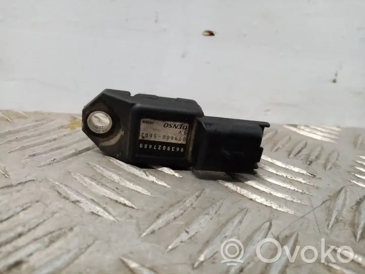 Ford Focus Oil pressure sensor 9639027480