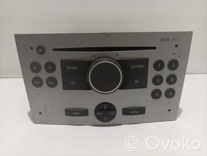 Opel Astra G Hi-Fi-äänentoistojärjestelmä 7647103317
