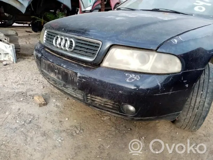 Audi A4 S4 B5 8D Zderzak przedni 