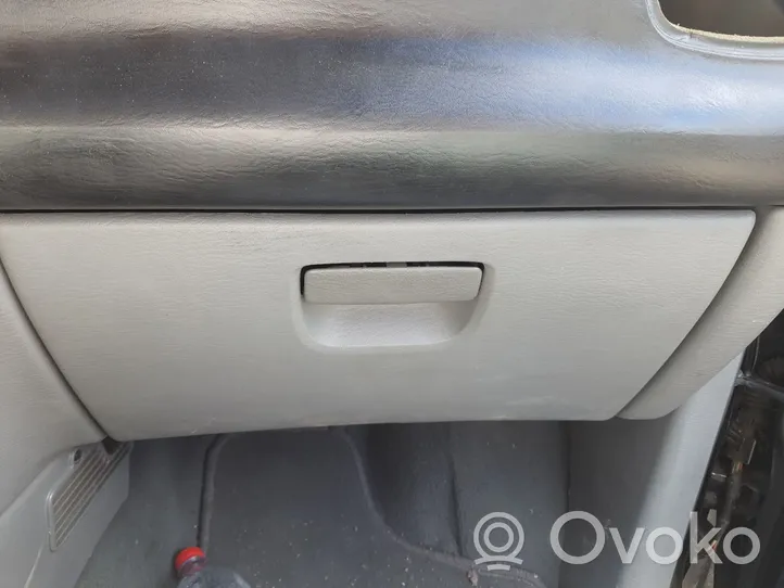 Chrysler Voyager Glove box 