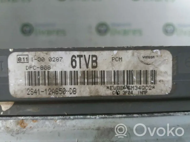 Ford Focus Dzinēja vadības bloks 2S4112A650DB