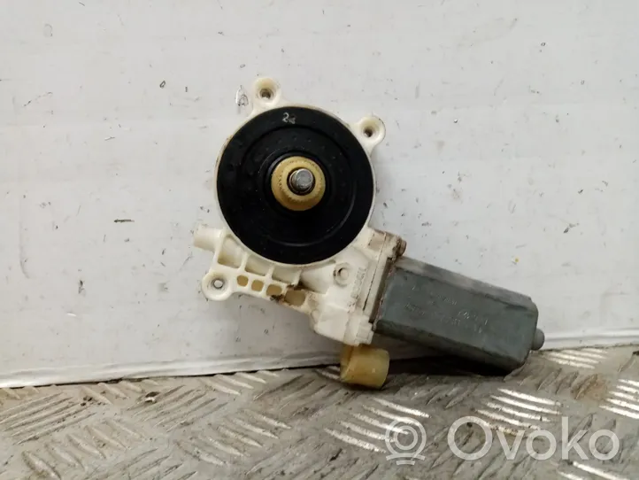 Renault Clio II Moteur de lève-vitre de porte avant 0130822019