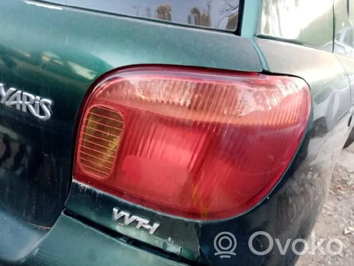 Toyota Yaris Verso Feux arrière / postérieurs 815530D070