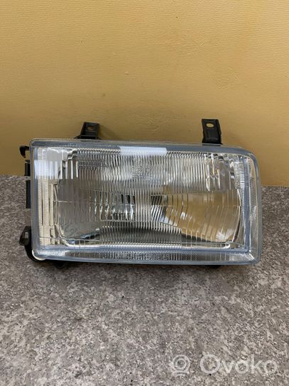 Volkswagen Transporter - Caravelle T4 Headlight/headlamp 4411114R