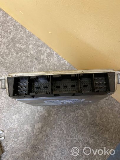 BMW 5 E39 Juego de cerradura y set ECU del motor 0281001830