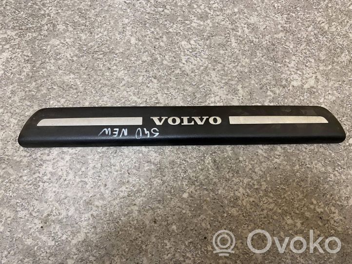 Volvo S40 Copertura del rivestimento del sottoporta anteriore 08622671