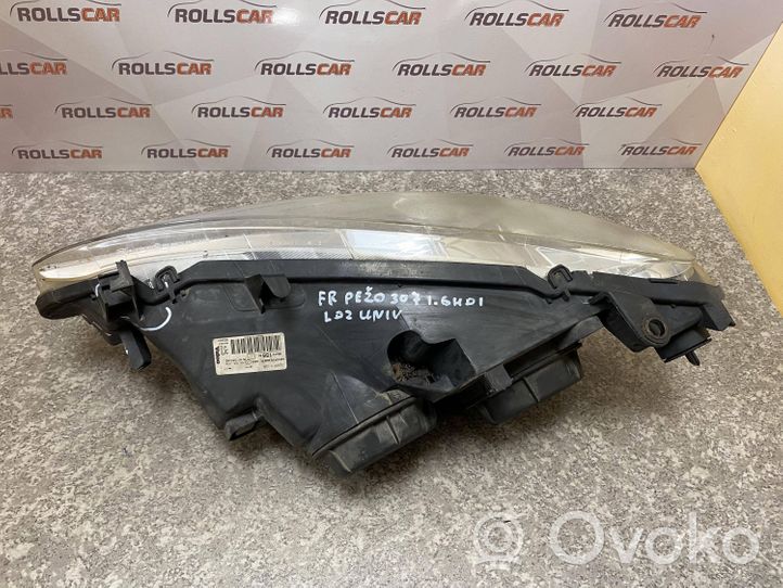 Peugeot 307 Lampa przednia 9641615680