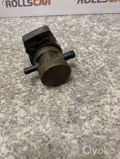 Mercedes-Benz E W210 Turboahtimen magneettiventtiili 0004701993