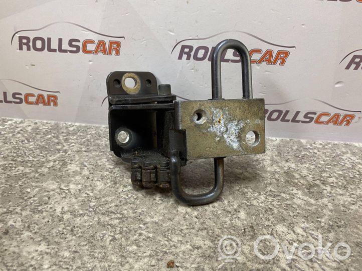 Audi A6 S6 C6 4F Cerniera inferiore della portiera anteriore 8E0831411B