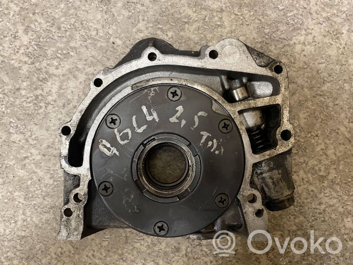 Audi A6 S6 C4 4A Pompa dell’olio 034113109