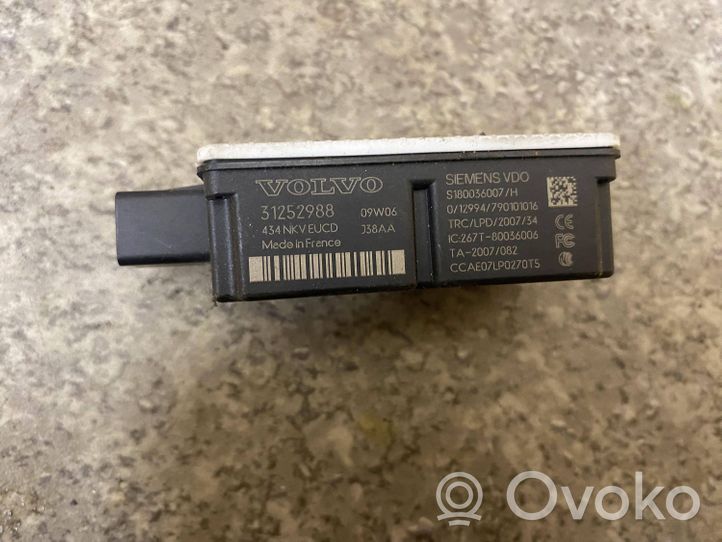 Volvo V70 Oven keskuslukituksen ohjausyksikön moduuli 31252988