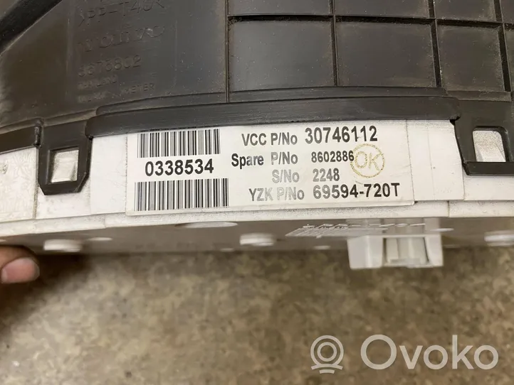 Volvo S60 Speedometer (instrument cluster) 30746112