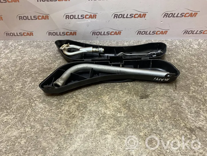 Audi A4 S4 B6 8E 8H Kit d’outils 8E0012111