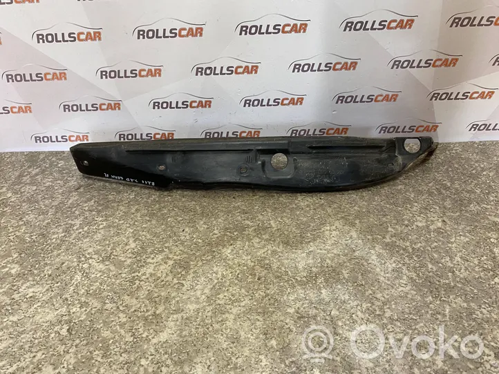 Mercedes-Benz E W211 Rivestimento dell’estremità del parafango A2118890325