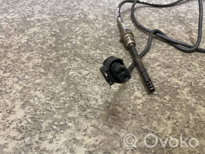 Mercedes-Benz E W211 Sensor de temperatura del escape A0051531028