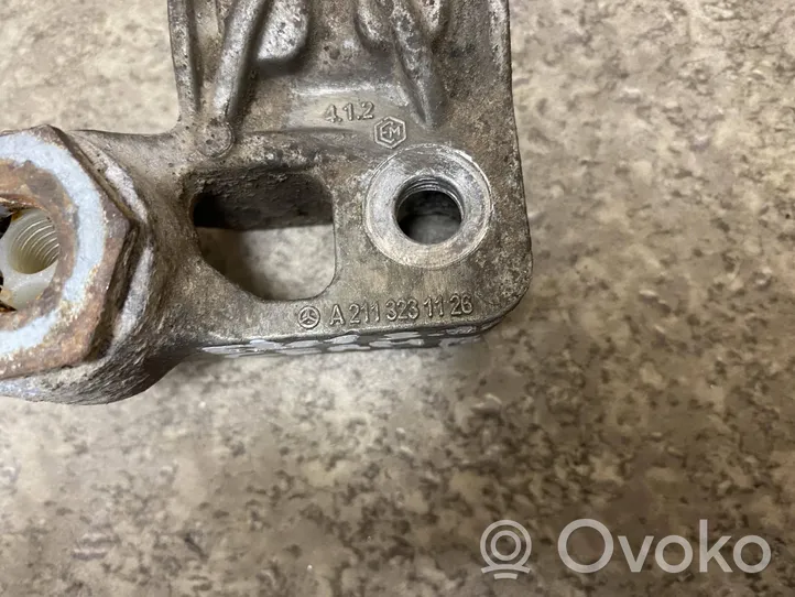 Mercedes-Benz E W211 Supporto per boccola della barra antirollio, anteriore A2113231126