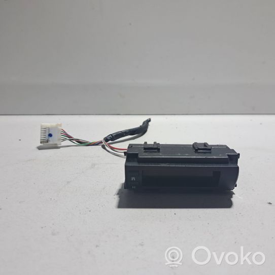 Toyota Prius (XW20) Orologio 8391047040