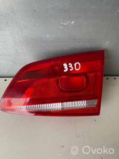 Volkswagen PASSAT B7 Lampy tylnej klapy bagażnika 3AF945094C