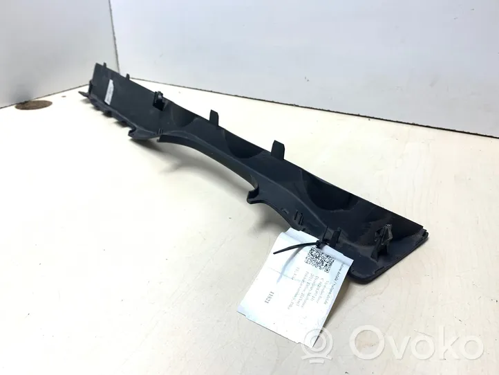 Mercedes-Benz C W204 Radio/GPS head unit trim A2046890839