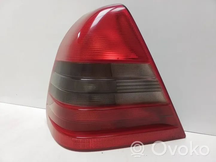 Mercedes-Benz C W202 Lampa tylna 2028200964