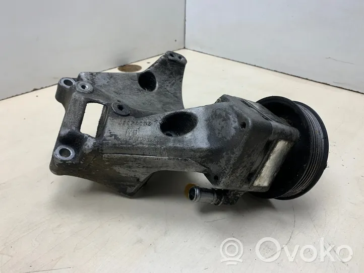 Opel Vectra B Pompa wspomagania układu kierowniczego 90502550