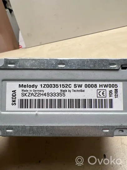 Skoda Octavia Mk3 (5E) Panel / Radioodtwarzacz CD/DVD/GPS 1Z0035152C