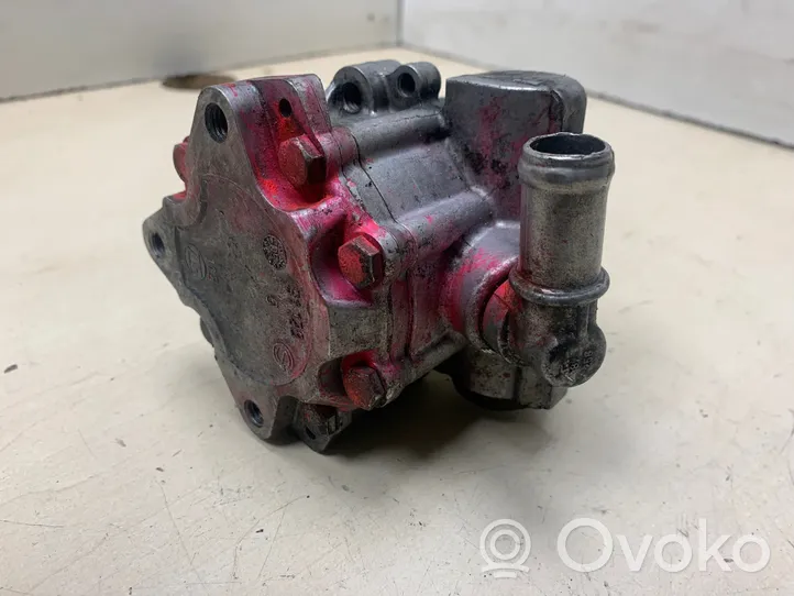 Audi A4 S4 B6 8E 8H Ohjaustehostimen pumppu 8E0145155N