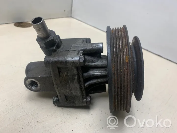 Audi A4 S4 B5 8D Ohjaustehostimen pumppu 8D0145155L