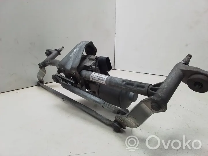 Volkswagen Touran I Front wiper linkage and motor 2K1955023G