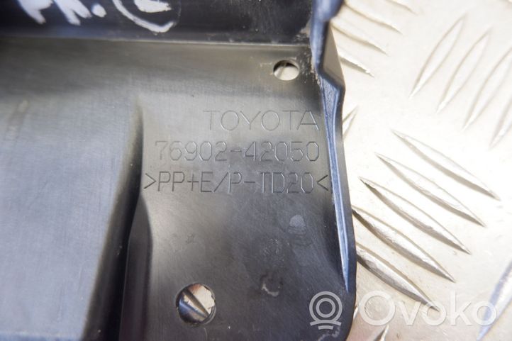 Toyota RAV 4 (XA50) Slenksčio dalis 7690242050