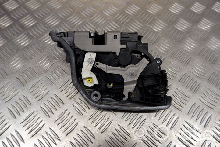 BMW 5 G30 G31 Serrure de porte avant 7477694