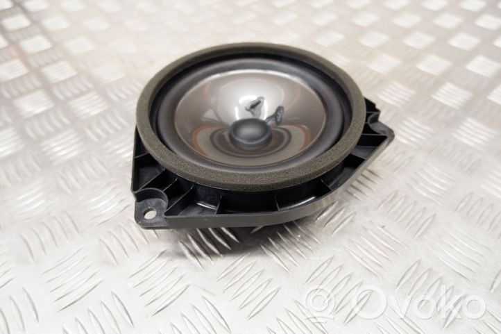 Lexus RX 450H Takaoven kaiutin 8616078060