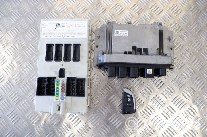 BMW X1 F48 F49 Komputer / Sterownik ECU i komplet kluczy 8489653