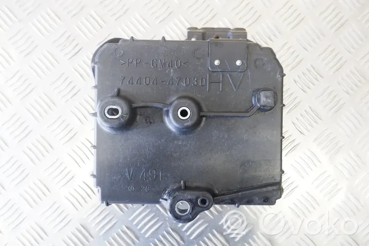 Toyota Prius (XW50) Boîte de batterie 7440447030