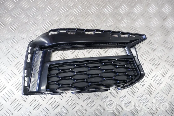 BMW 5 G30 G31 Mascherina inferiore del paraurti anteriore 8064966