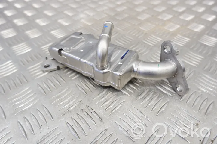 Toyota Yaris XP210 EGR-venttiili/lauhdutin 2568015010