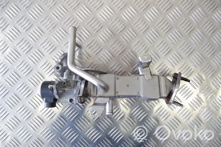 Toyota Prius (XW30) EGR-venttiili 2562037110