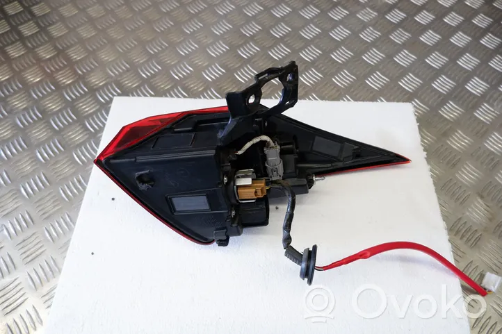 Lexus UX Lampa tylna 8156176321