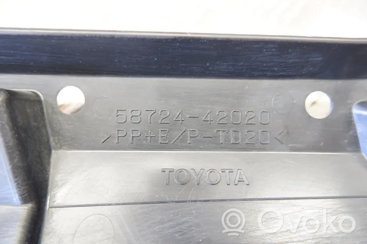 Toyota RAV 4 (XA40) Osłona boczna podwozia 5872442020